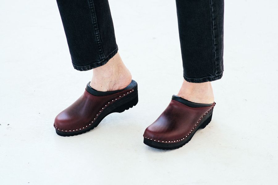 Monet Bordeaux Pull Up